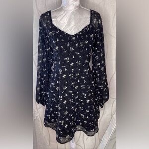 🌷 Hollister 🌷 NWOT Black & White Floral Babydoll Dress